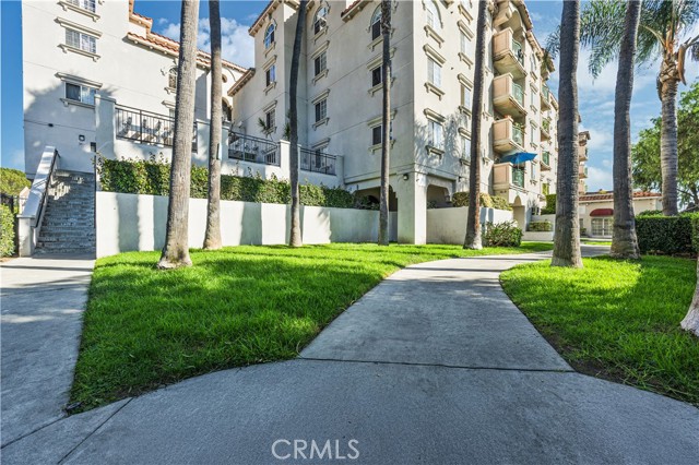 Detail Gallery Image 12 of 41 For 7018 Rita Ave #404,  Huntington Park,  CA 90255 - 3 Beds | 2 Baths