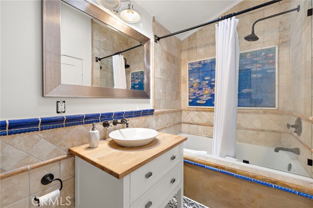 490 Agate, Laguna Beach CA: https://media.crmls.org/medias/99e8e1f9-982b-4a80-9905-b09cfc3fafab.jpg