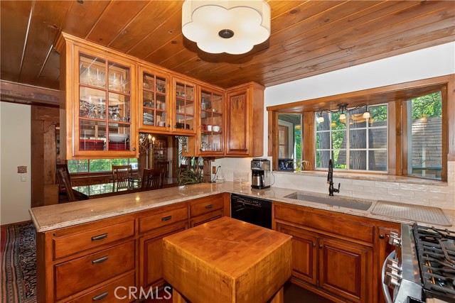 Detail Gallery Image 19 of 56 For 23280 Brookside Rd, Crestline,  CA 92325 - 3 Beds | 3/1 Baths