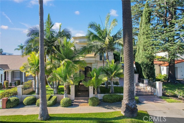 123 Doheny Drive, Beverly Hills, California 90211, 5 Bedrooms Bedrooms, ,5 BathroomsBathrooms,Single Family Residence,For Sale,Doheny,OC24010885