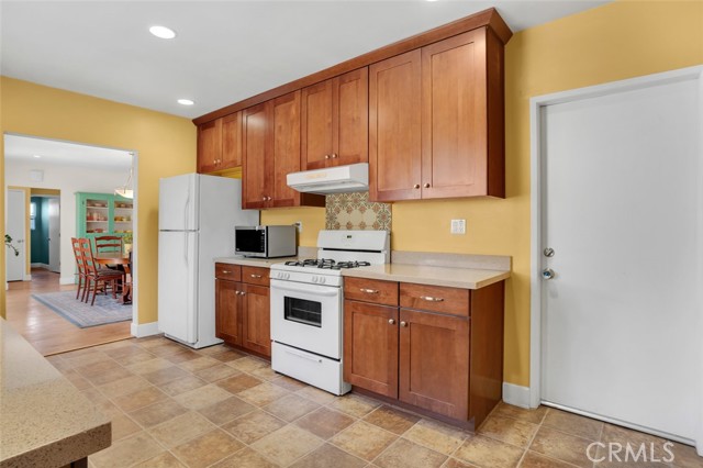 Image 11 of 45 For 18203 Arminta Street