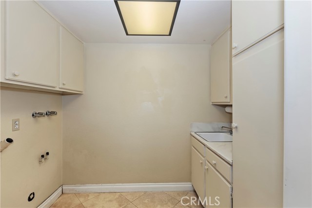 Detail Gallery Image 23 of 45 For 880 El Mirador, Upland,  CA 91784 - 2 Beds | 2/1 Baths