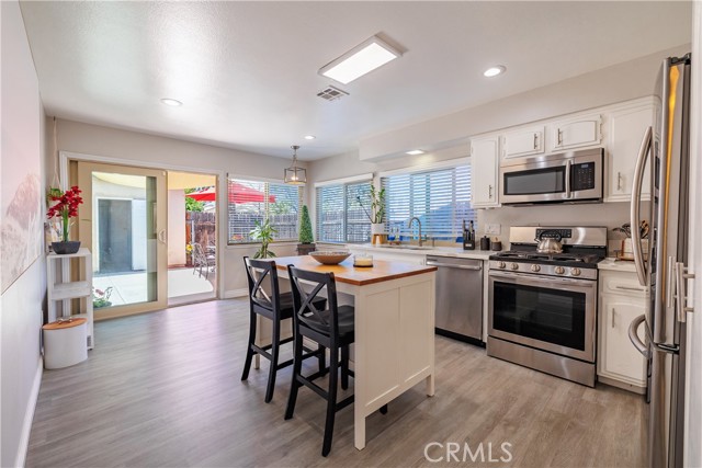 Detail Gallery Image 28 of 53 For 1422 Camelot Dr, Corona,  CA 92882 - 2 Beds | 1/1 Baths