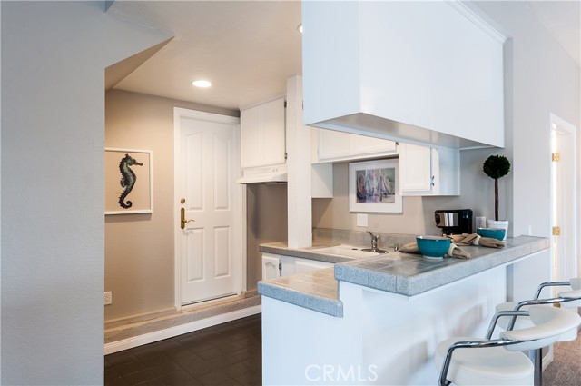 Detail Gallery Image 4 of 8 For 328 Rosecrans Ave, Manhattan Beach,  CA 90266 - 1 Beds | 1 Baths