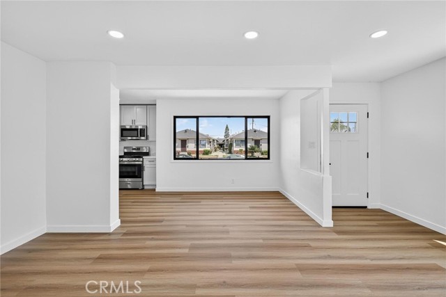Detail Gallery Image 5 of 25 For 3834 W 116th St, Hawthorne,  CA 90250 - 4 Beds | 2 Baths