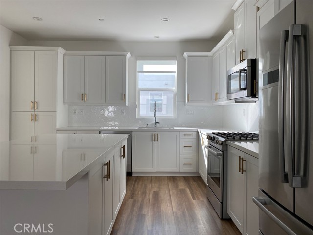 2312 Synergy, Irvine CA: https://media.crmls.org/medias/99ed0486-c07d-492a-aad7-5ad1bd4a8de7.jpg