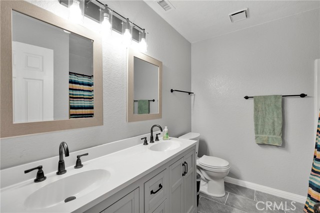 18064 Cajon Street, Hesperia CA: https://media.crmls.org/medias/99ed1c83-6f00-47d8-bdd8-3a7210404f74.jpg