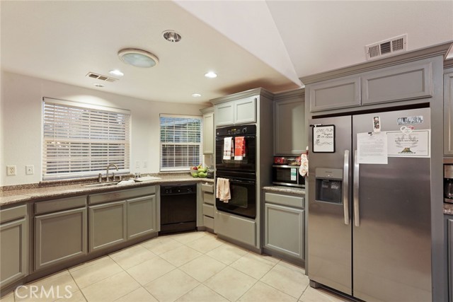 Detail Gallery Image 19 of 31 For 336 E Locust, Lodi,  CA 95240 - 5 Beds | 2/1 Baths