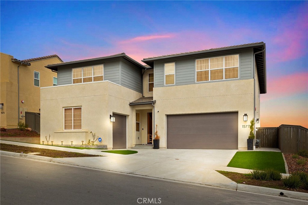1577 Calle Mayfair