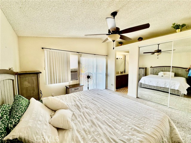 11308 Sherwood Court, Fontana CA: https://media.crmls.org/medias/99ee0104-4894-40c9-a612-9ca09de15f37.jpg