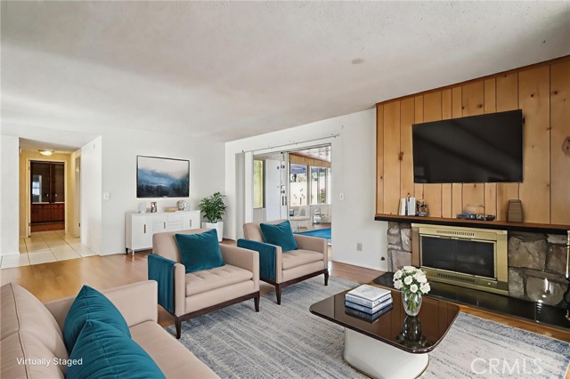 MLS #OC25261845 image #5