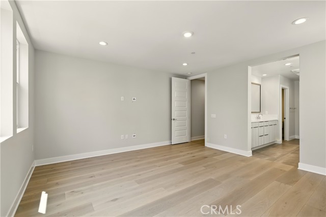 208 Stage, Irvine CA: https://media.crmls.org/medias/99ee9cc2-5b15-4fde-92ee-0bbd2f2170e5.jpg
