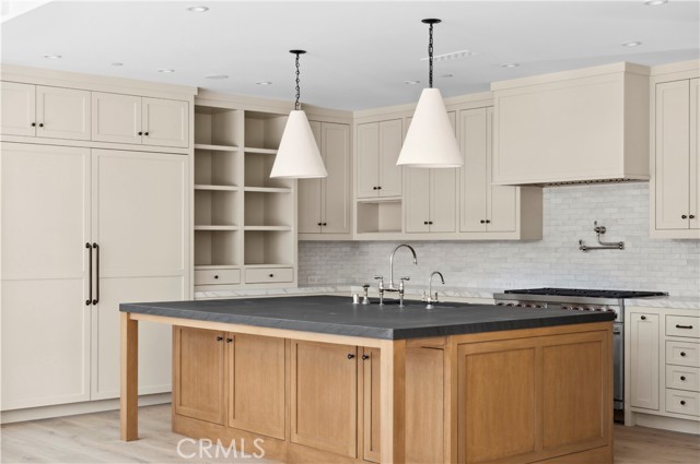 2820 Bayview Drive, Corona del Mar CA: https://media.crmls.org/medias/99f004c8-8af5-40bf-adc9-28c0d369d939.jpg