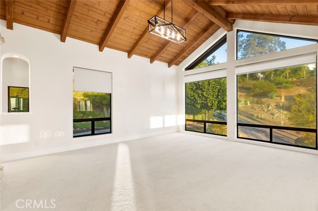 Detail Gallery Image 5 of 50 For 3696 Camino De Las Lomas, Vista,  CA 92084 - 3 Beds | 2/1 Baths