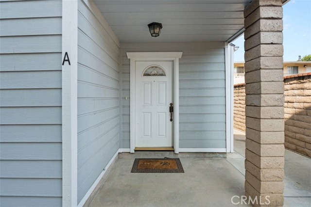 221 Violet Avenue, Monrovia CA: https://media.crmls.org/medias/99f0ac4c-0f0a-4478-a9d9-7a22eada1376.jpg