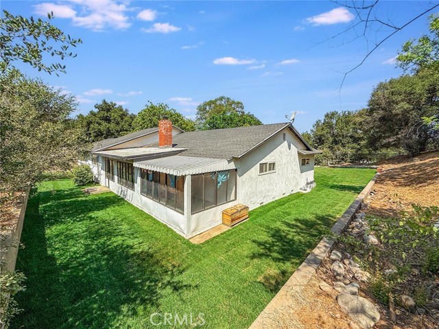 Detail Gallery Image 2 of 39 For 24022 Wildwood Canyon Rd, Newhall,  CA 91321 - 3 Beds | 2 Baths