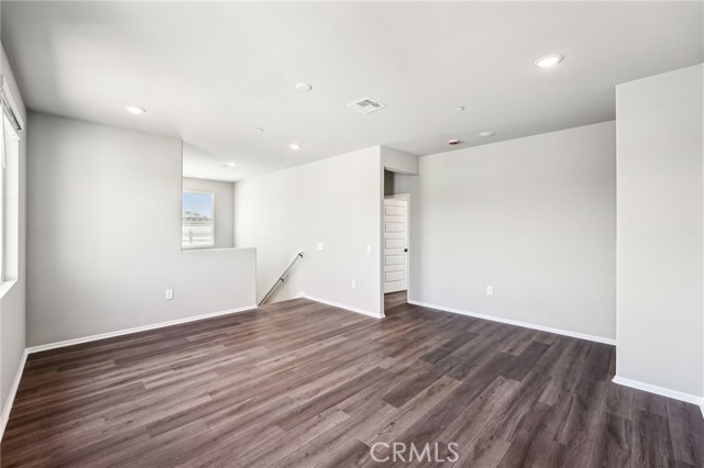 2187 Oroblanco Way, Redlands CA: https://media.crmls.org/medias/99f0e96b-5c25-4fab-a4ec-b0c3dedc2c7d.jpg