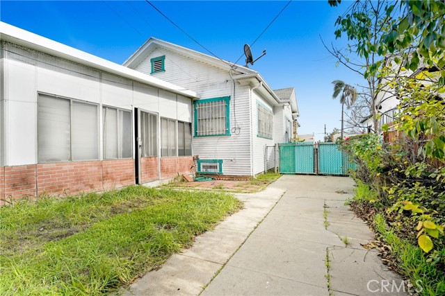 Detail Gallery Image 32 of 35 For 4239 South Raymond Avenue, Los Angeles,  CA 90037 - 2 Beds | 1 Baths