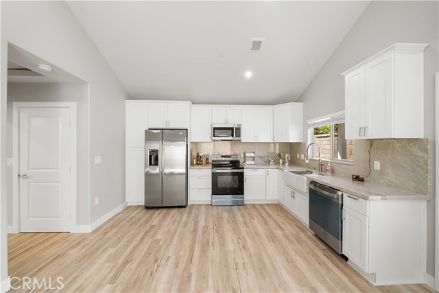 Detail Gallery Image 9 of 22 For 177 Hargrove, Irvine,  CA 92620 - 1 Beds | 1/1 Baths