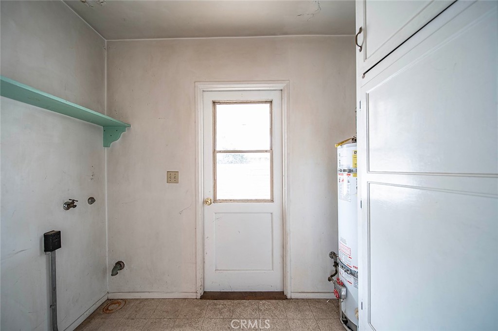 https://media.crmls.org/medias/99f258ae-90e2-4528-8c29-e8584959d2bb.jpg?preset=X-Large