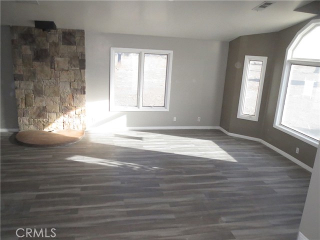 10330 Shasta, Phelan CA: https://media.crmls.org/medias/99f286cd-2665-4e9c-a4ba-bad7408ac329.jpg