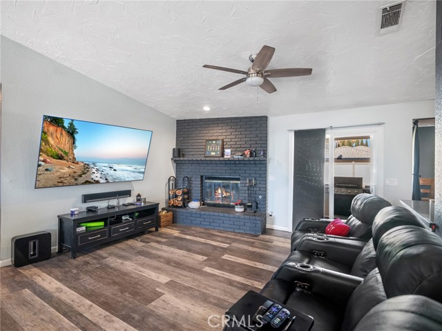 Detail Gallery Image 15 of 41 For 13826 Wawona, Apple Valley,  CA 92307 - 3 Beds | 2 Baths