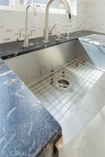 Detail Gallery Image 28 of 57 For 7447 Enfield, Reseda,  CA 91335 - 3 Beds | 2 Baths