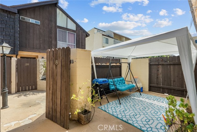 5463 Newcastle Avenue, Encino CA: https://media.crmls.org/medias/99f2dd2c-576d-44ea-8059-864f5e38390c.jpg