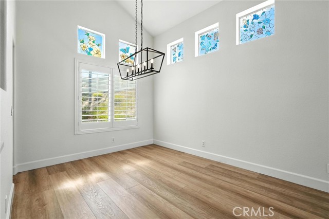 251 Royal Glen Drive, Fallbrook CA: https://media.crmls.org/medias/99f2fe12-60e6-4f59-b608-1b1656b89ad2.jpg