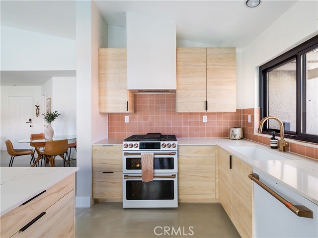 65800 Avenida Ladera, Desert Hot Springs CA: https://media.crmls.org/medias/99f37880-494a-4ecd-b4fb-45401274a551.jpg