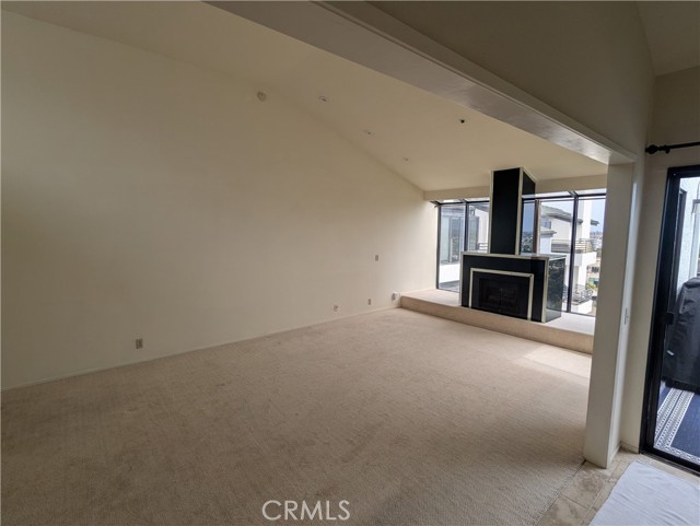Detail Gallery Image 18 of 55 For 270 Cagney Ln #308,  Newport Beach,  CA 92663 - 2 Beds | 2 Baths