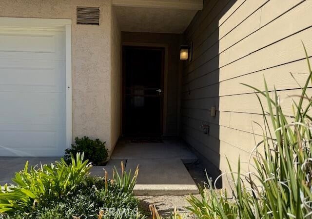 Detail Gallery Image 3 of 21 For 26265 Rainbow Glen, Newhall,  CA 91321 - 3 Beds | 2 Baths