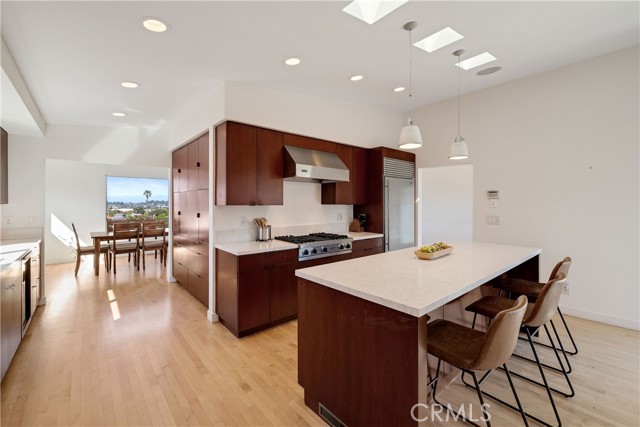 Detail Gallery Image 16 of 39 For 409 Calle Mayor, Redondo Beach,  CA 90277 - 3 Beds | 2/1 Baths