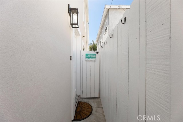 Detail Gallery Image 29 of 52 For 337 10th, Manhattan Beach,  CA 90266 - 5 Beds | 3/1 Baths