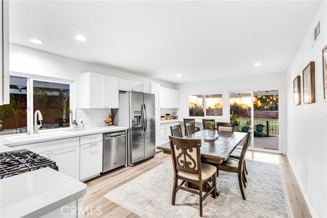 22701 Via Tercero, Mission Viejo CA: https://media.crmls.org/medias/99f525f0-4ab9-4d59-b86f-a7a18025bb42.jpg