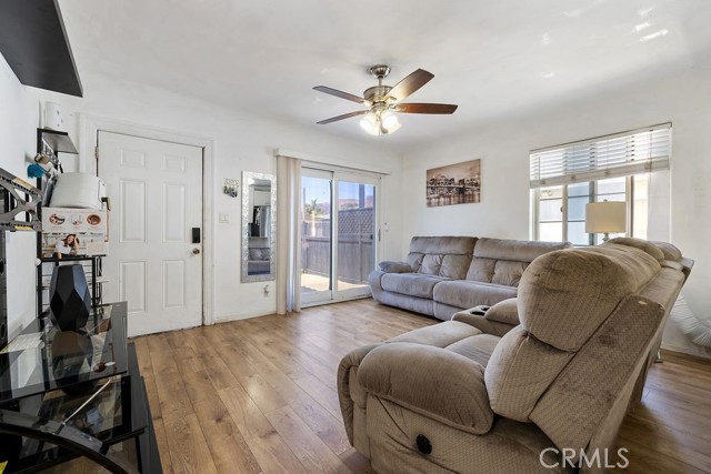 182 E McFarlane Street, Ventura CA: https://media.crmls.org/medias/99f58822-1838-4093-b18d-ba40f4832948.jpg