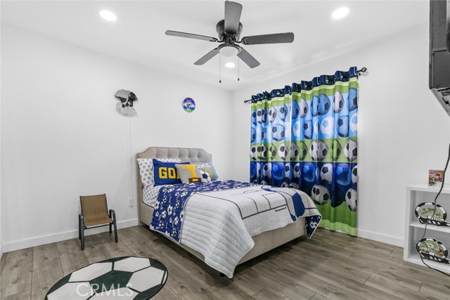 8801 Cedros Avenue, Panorama City CA: https://media.crmls.org/medias/99f5a4b0-8b70-4ca0-a060-847f1a242fe6.jpg