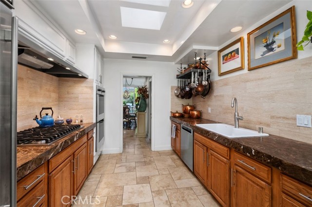 Detail Gallery Image 20 of 43 For 5 Rue Marseille, Newport Beach,  CA 92660 - 3 Beds | 2/1 Baths