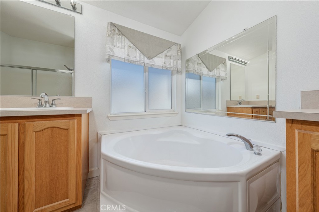 MLS #OC25219351 image #17