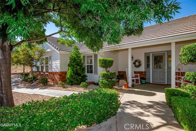40505 90th W Street, Palmdale CA: https://media.crmls.org/medias/99f691e0-374f-4c26-a76b-a1502fbd15c1.jpg