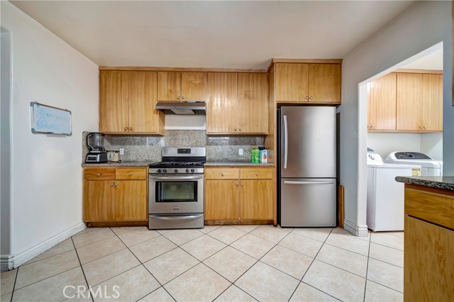 Detail Gallery Image 12 of 26 For 6825 Simpson Ave, North Hollywood,  CA 91605 - 3 Beds | 2 Baths