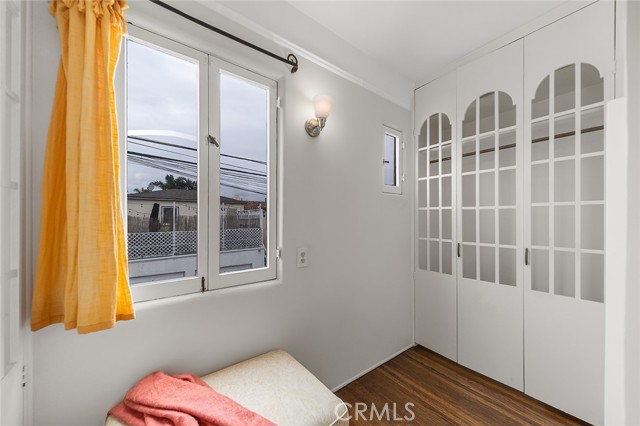 69 Santa Ana Avenue, Long Beach CA: https://media.crmls.org/medias/99f7910c-91c2-47d3-ba78-61df243ac5bd.jpg