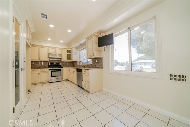 Detail Gallery Image 10 of 37 For 9676 Bolton Ave, Riverside,  CA 92503 - 3 Beds | 1 Baths