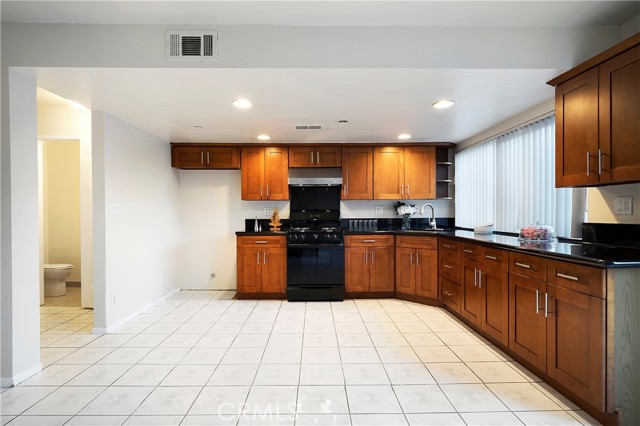 9471 Cortada Street, El Monte CA: https://media.crmls.org/medias/99f7f1a6-0d00-43dd-a445-1ee7a1775f69.jpg