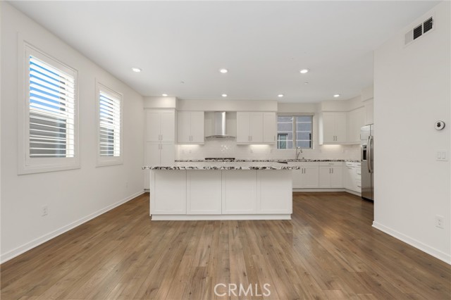 175 Cadence, Irvine CA: https://media.crmls.org/medias/99f87f9b-7414-46a7-912b-d6ff856f90d1.jpg