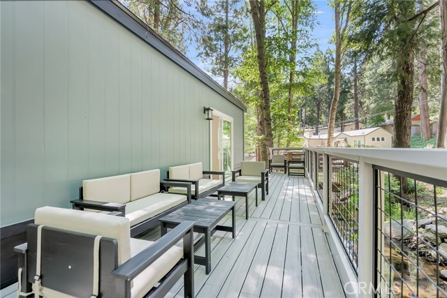 27500 HWY 189, Lake Arrowhead CA: https://media.crmls.org/medias/99f8b476-bc32-4aa3-95c3-7a2704c3cb32.jpg