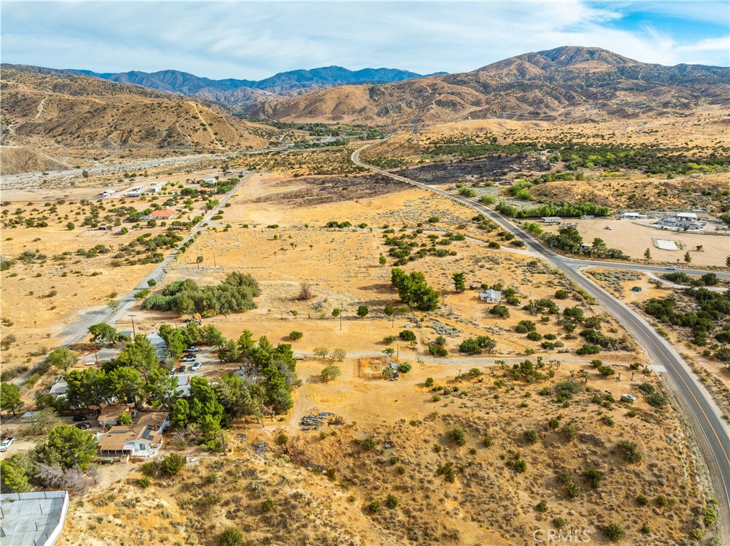 https://media.crmls.org/medias/99f9d78b-c357-402e-90c9-7ed70eaa3741.jpg?preset=X-Large