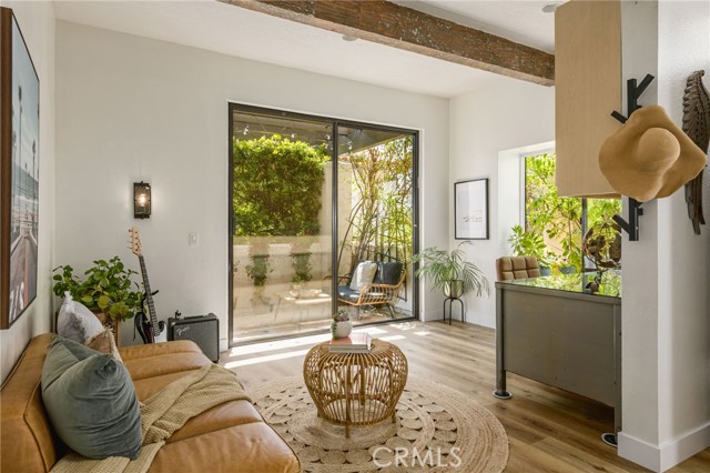 Detail Gallery Image 7 of 47 For 1550 Michael Ln, Pacific Palisades,  CA 90272 - 3 Beds | 3/1 Baths