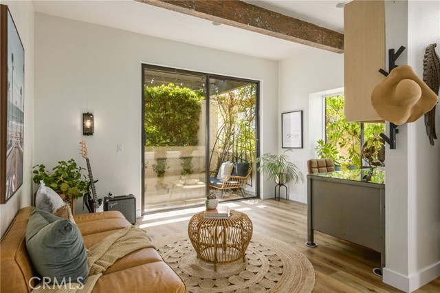 Detail Gallery Image 7 of 47 For 1550 Michael Ln, Pacific Palisades,  CA 90272 - 3 Beds | 3/1 Baths