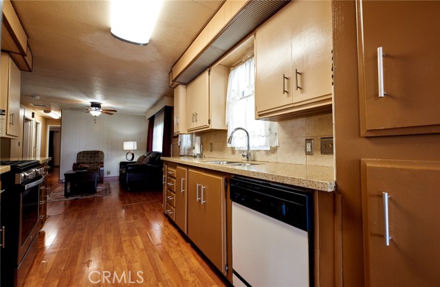 4095 Fruit, La Verne CA: https://media.crmls.org/medias/99fb641b-d4bc-448d-b50b-7361967cde57.jpg